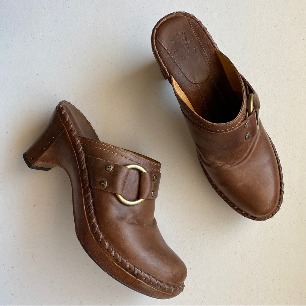 Frye Size 8.5 CHARLOTTE Brown Leather Metal Ring Harness Leather Slip Clog